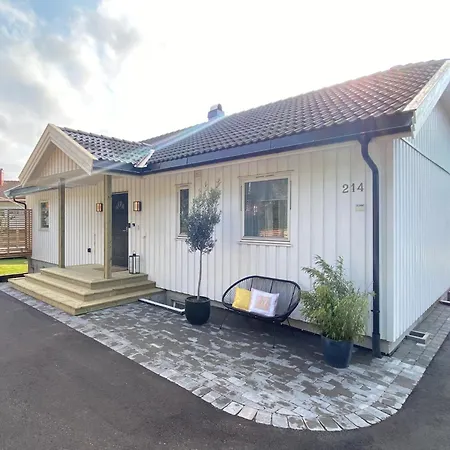 Modern Large House In Stavern With Sea View, Close To Beaches, Large Garden And Pool Larvik Exterior photo