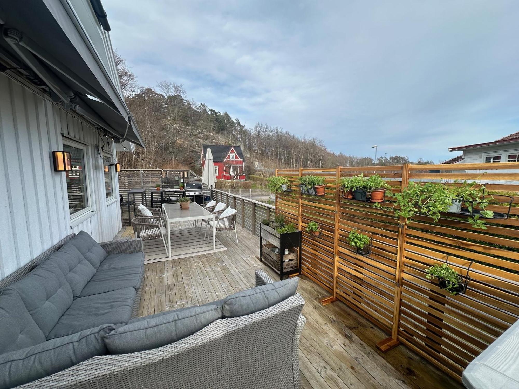 Modern Large House In Stavern With Sea View, Close To Beaches, Large Garden And Pool Larvik